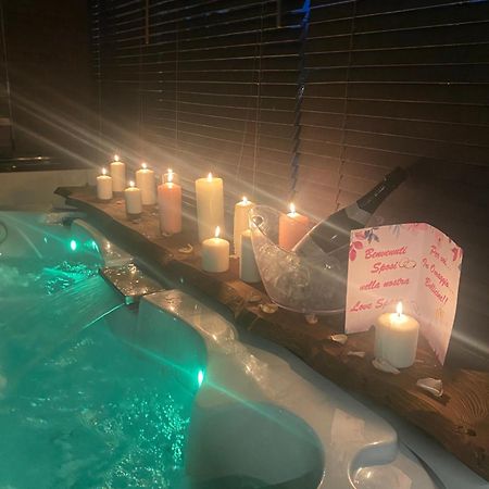 Love Space Sensory Spa & Relax Suite Santa Maria delle Mole Exteriör bild